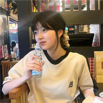 女机械人
